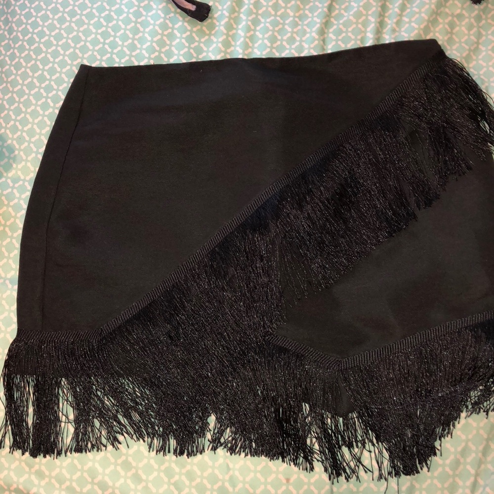 Kendall & Kylie black skirt